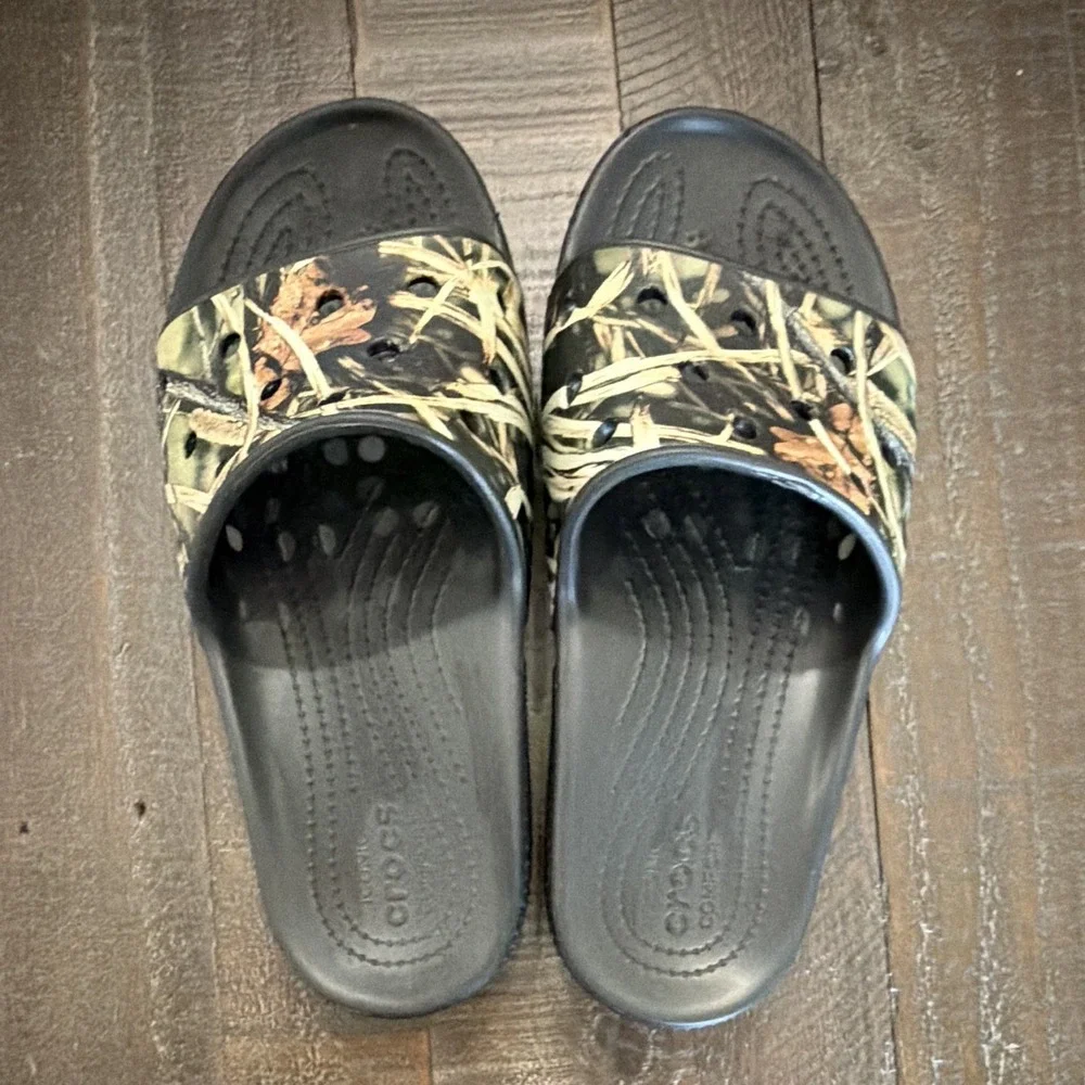 Crocs Camo/Black Slide Sandals Slip On  M7 W9 Unisex Hunting Outdoor Casual